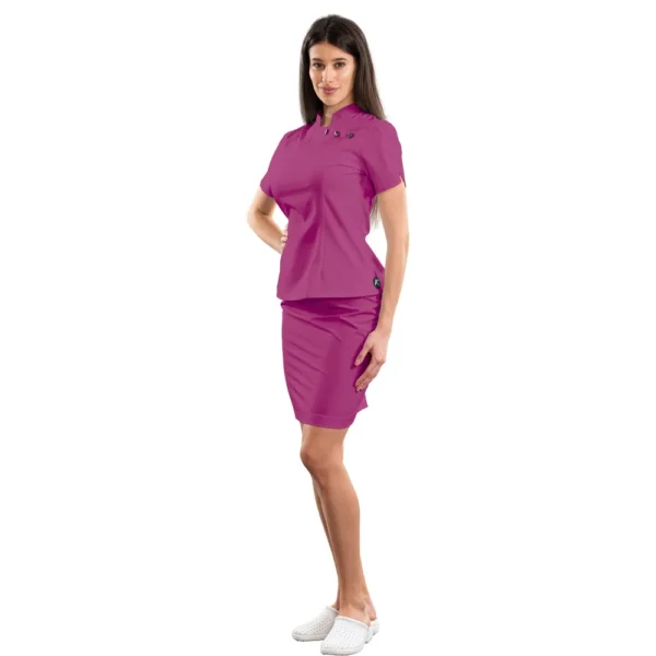 Bluză medicală damă cu guler tunică și nasturi decorativi, culoare Raspberry