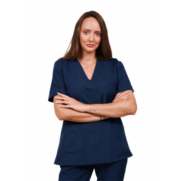 Bluză medicală damă Relax Fit cu decolteu V petrecut si 3 buzunare, culoare Classic navy