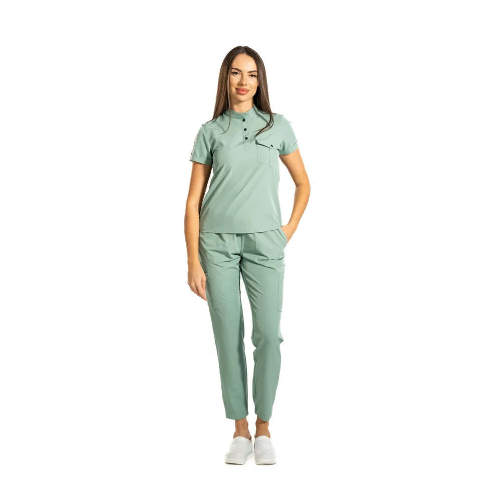 Bluză medicală damă Urban Style cu guler tunică, culoare Olive B, ținută completă