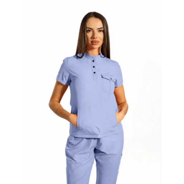 Bluză medicală damă Urban Cargo cu guler tunică și buzunare securizate, culoare Baby blue