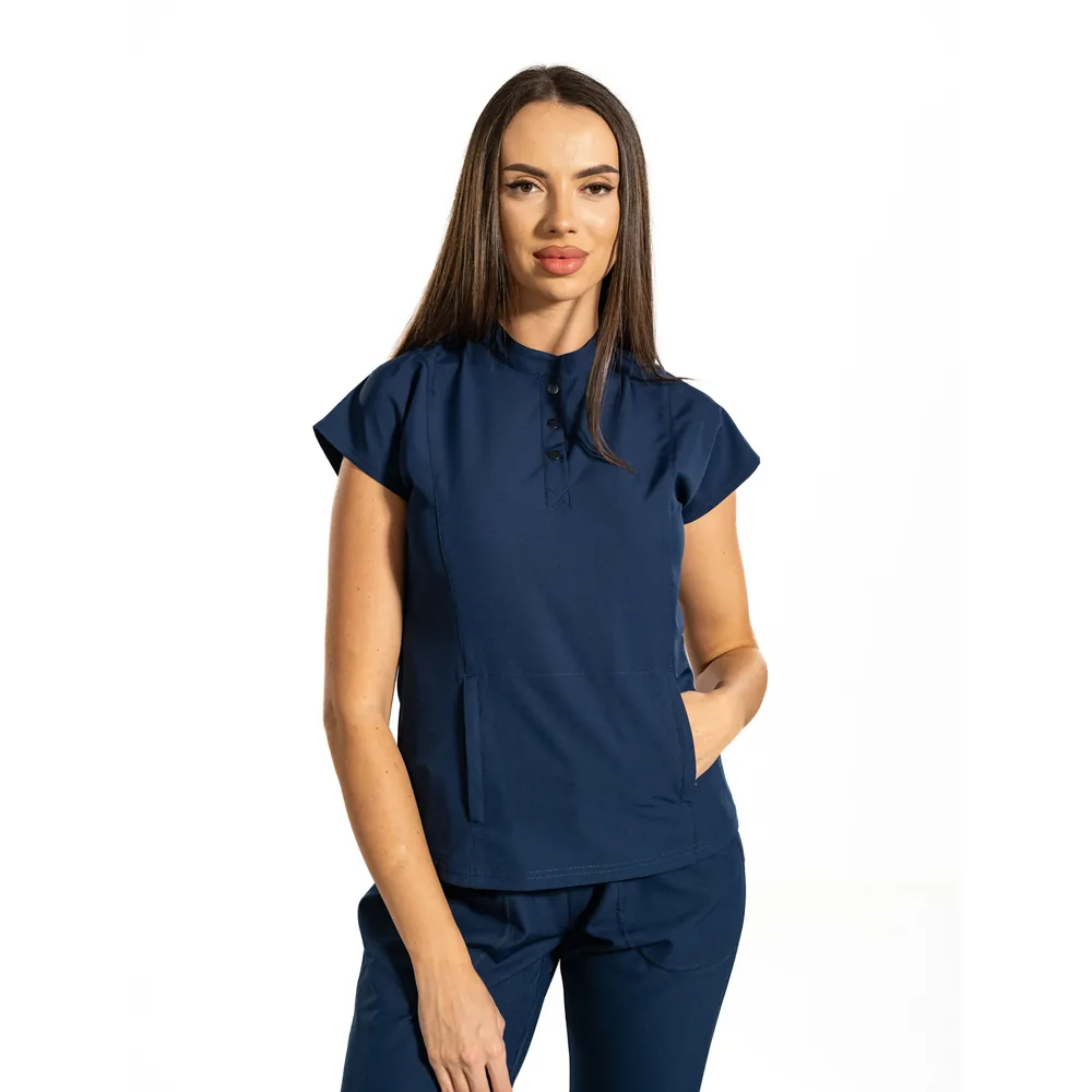Bluză medicală damă Urban Tech cu guler tunică și buzunar marsupiu, culoare Classic navy